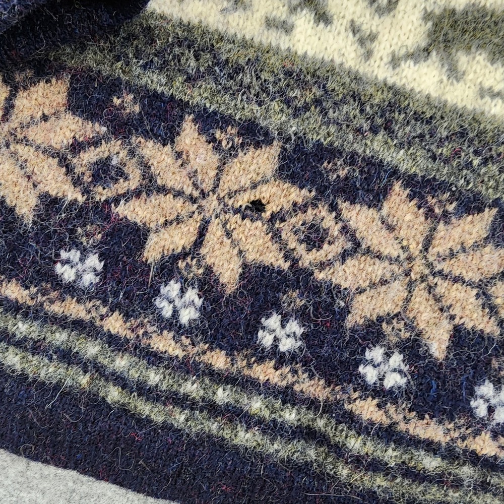 Croft & Barrow Blue Wool Fair Isle Reindeer Snowflake Cardigan Sweater Womens L - Picture 6 of 7
